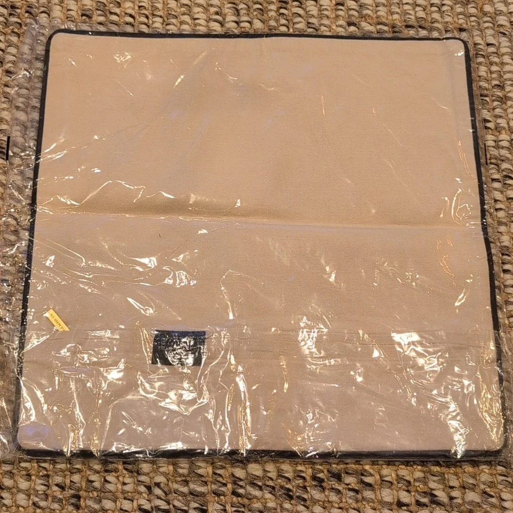 NWT Rifle Paper Throw Pillow Wanderlust Landmark Loloi Pillow 18x18 Embroidered - Picture 3 of 4